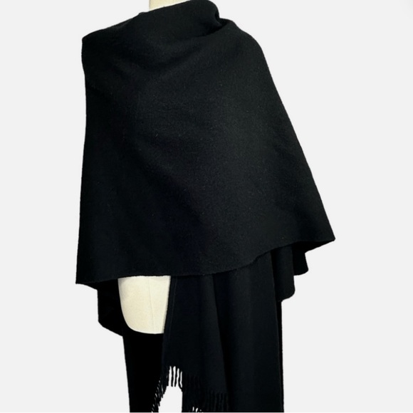 BLACK LAMBS WOOL CAPE SZ ONE SIZE - Picture 3 of 8